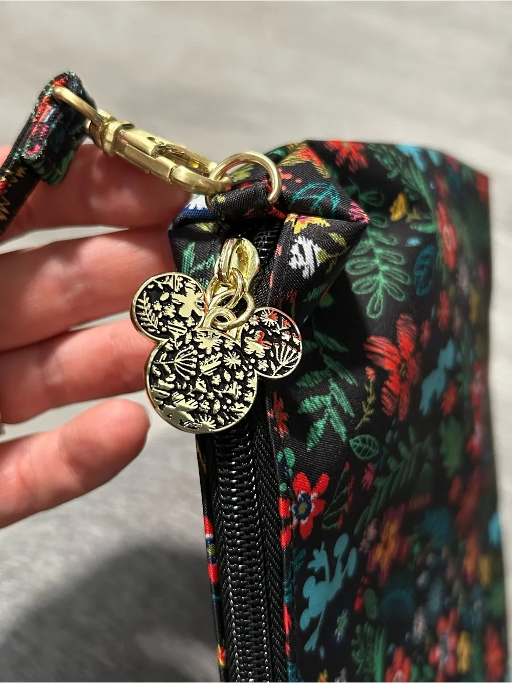 Disney Mickey Mouse JuJuBe Amour des Fleurs Be Quick Wristlet Clutch Purse